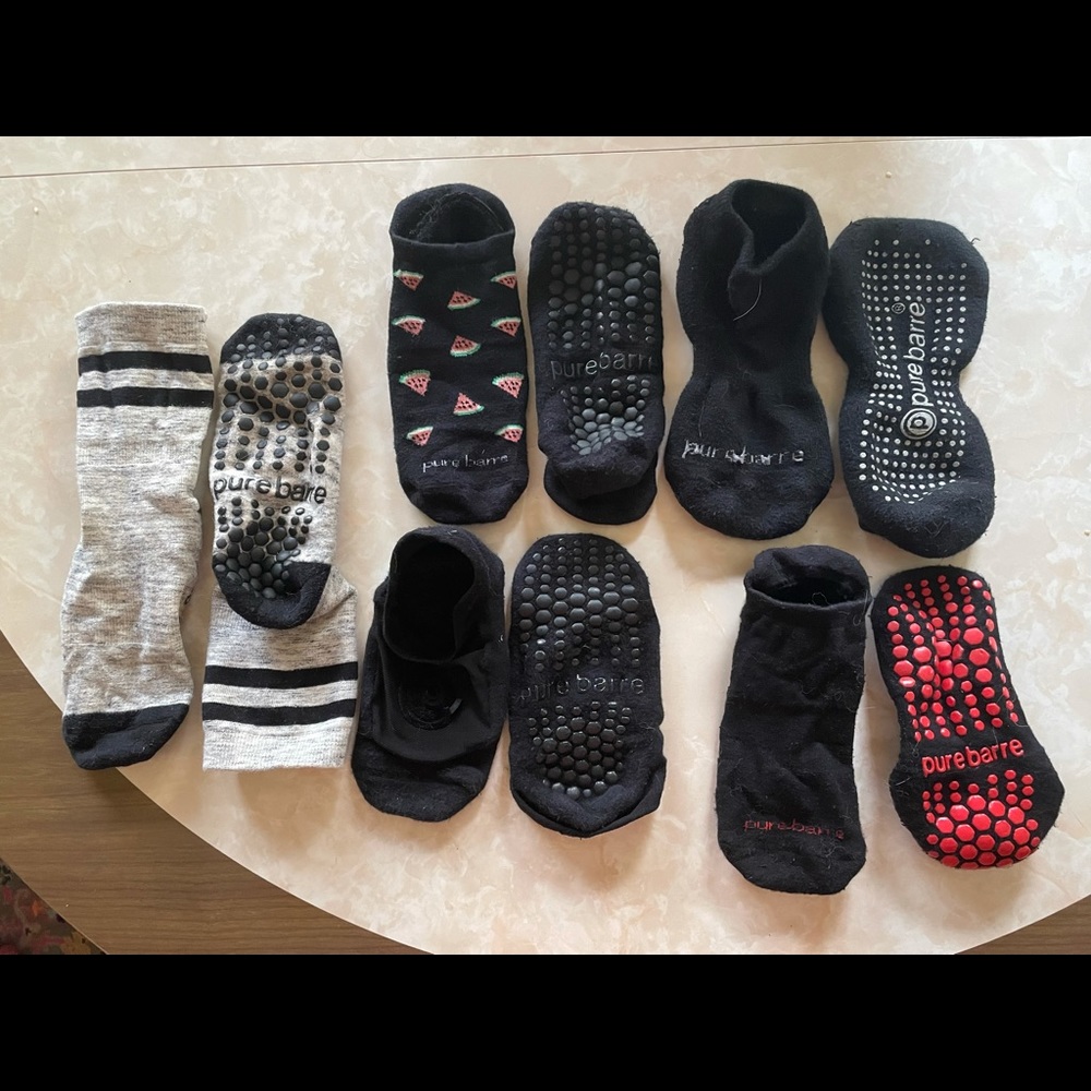5 pairs of Pure Barre sticky socks.